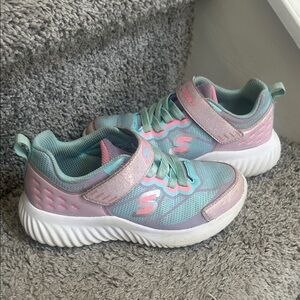 Skechers girl’s light blue & Pink Athletic Sneakers, size 13